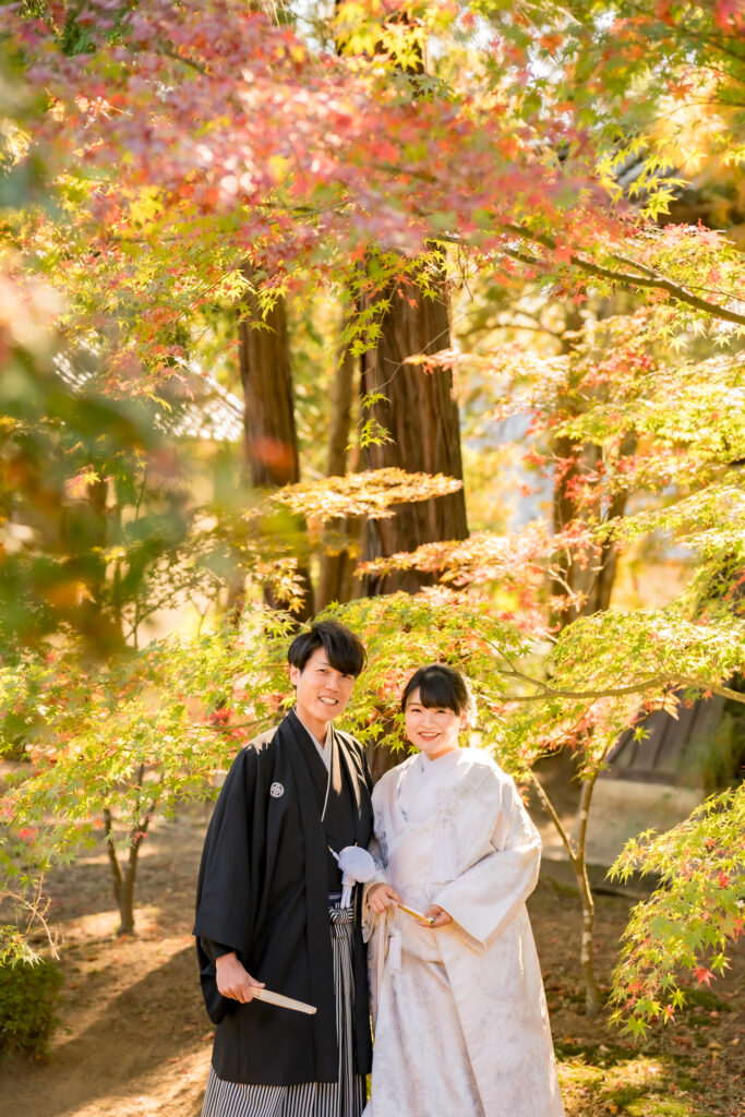 撮りフォトウェディング岡山での10月に撮影された紅葉時期の実際の写真お日にち選びの参考に021