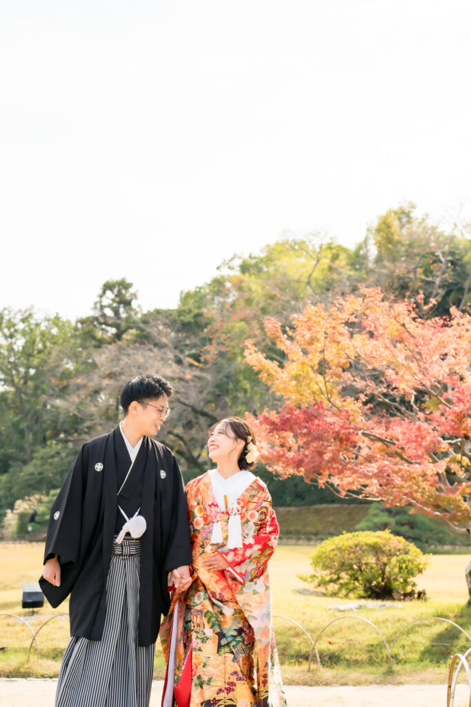 撮りフォトウェディング岡山での10月に撮影された紅葉時期の実際の写真お日にち選びの参考に033