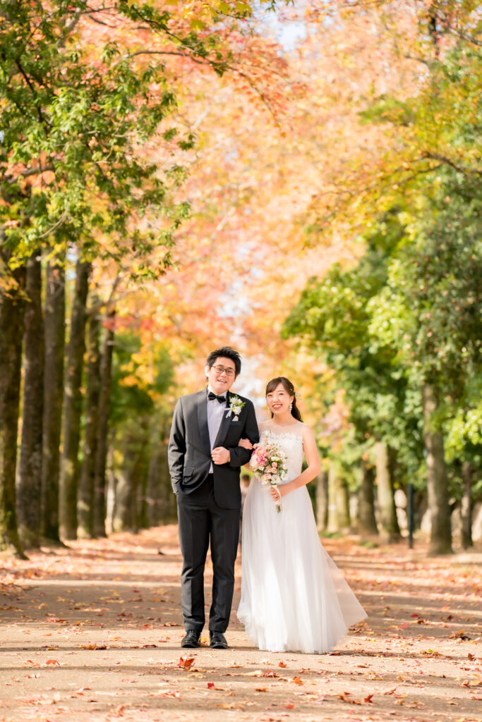 撮りフォトウェディング岡山での10月に撮影された紅葉時期の実際の写真お日にち選びの参考に041