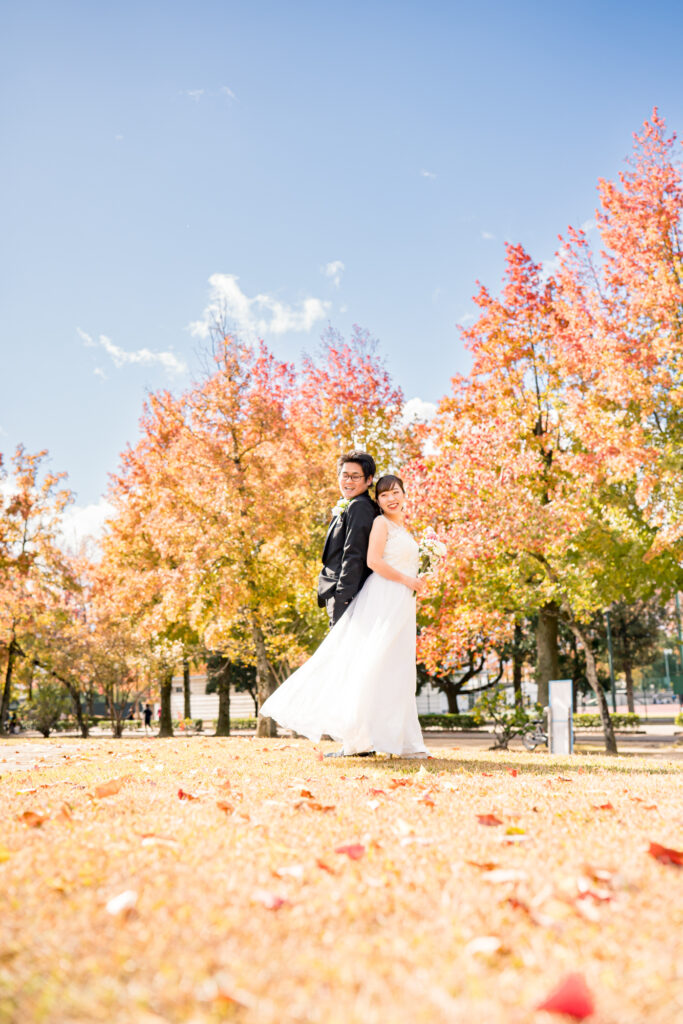 撮りフォトウェディング岡山での10月に撮影された紅葉時期の実際の写真お日にち選びの参考に044