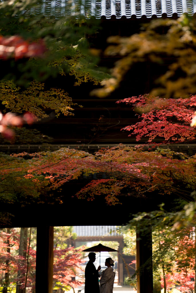 撮りフォトウェディング岡山での10月に撮影された紅葉時期の実際の写真お日にち選びの参考に058