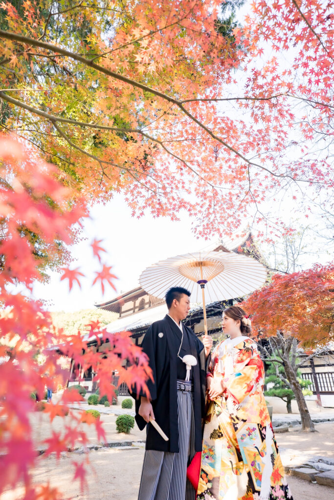 撮りフォトウェディング岡山での10月に撮影された紅葉時期の実際の写真お日にち選びの参考に062