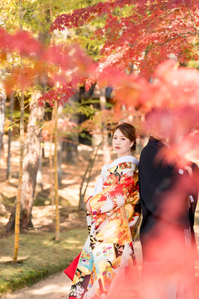 撮りフォトウェディング岡山での10月に撮影された紅葉時期の実際の写真お日にち選びの参考に065