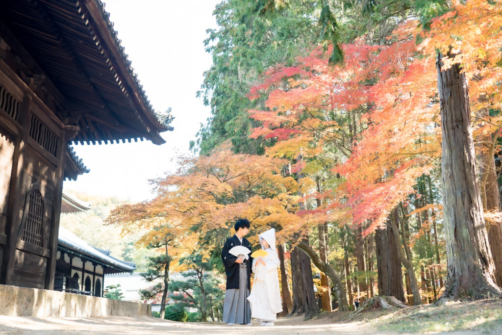 撮りフォトウェディング岡山での10月に撮影された紅葉時期の実際の写真お日にち選びの参考に074