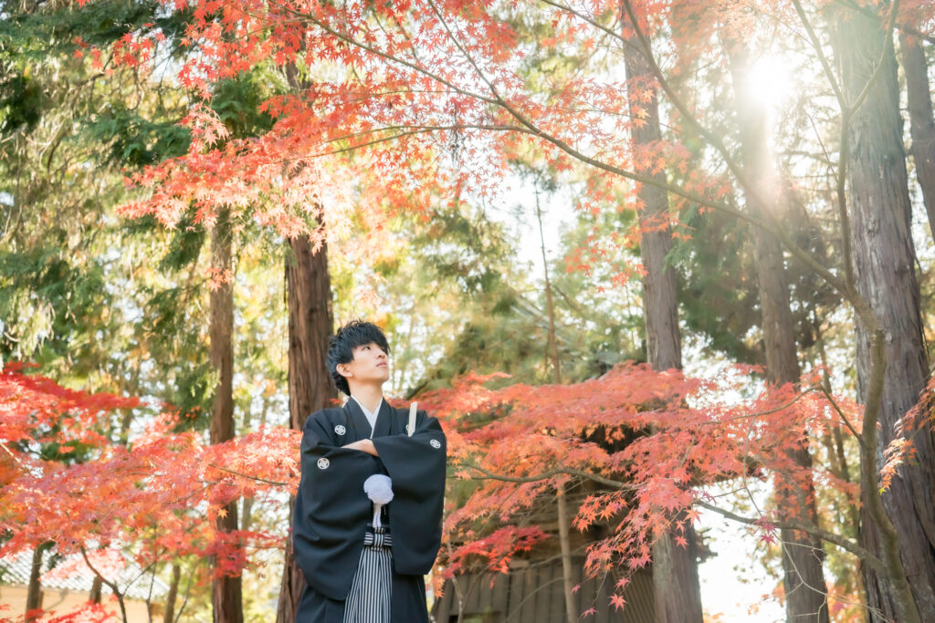 撮りフォトウェディング岡山での10月に撮影された紅葉時期の実際の写真お日にち選びの参考に078