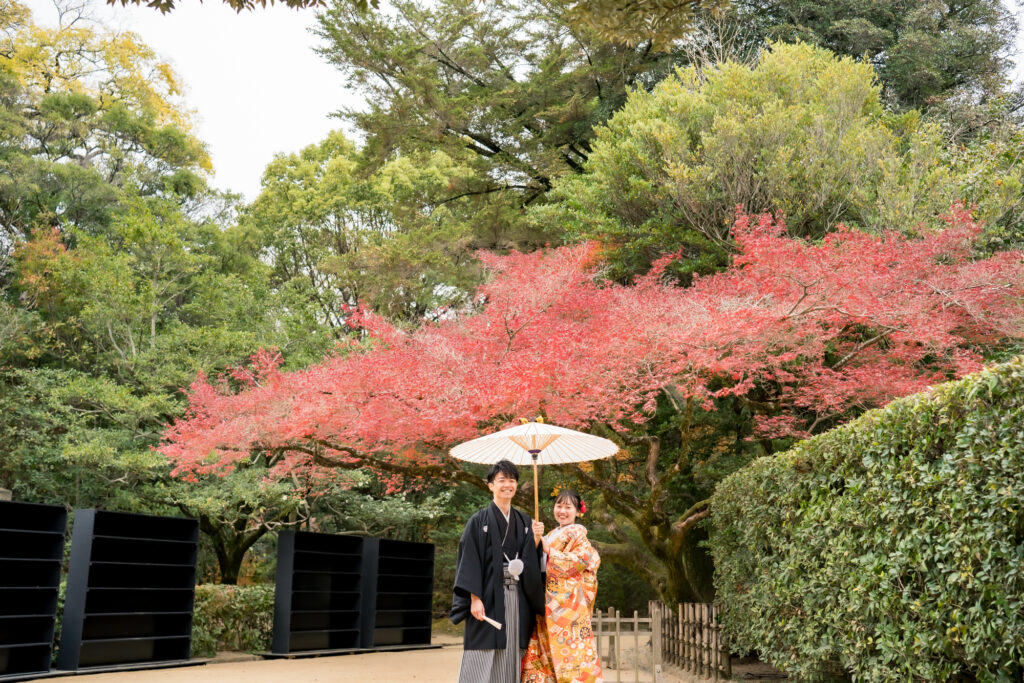 撮りフォトウェディング岡山での10月に撮影された紅葉時期の実際の写真お日にち選びの参考に090