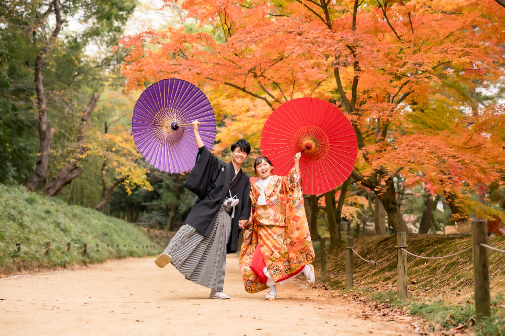 撮りフォトウェディング岡山での10月に撮影された紅葉時期の実際の写真お日にち選びの参考に091