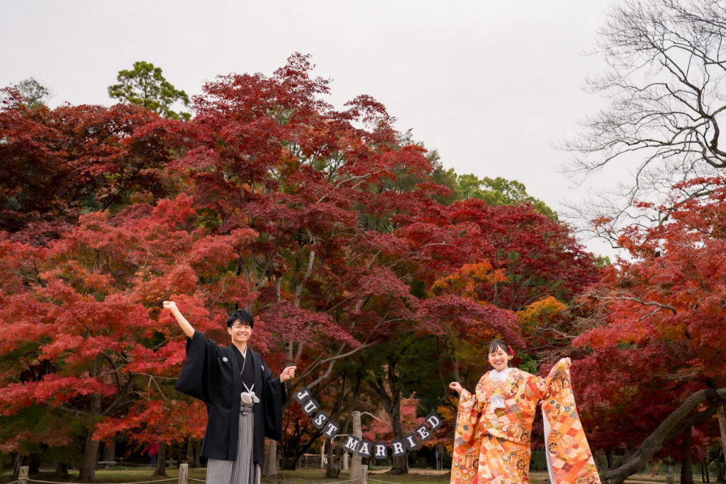 撮りフォトウェディング岡山での10月に撮影された紅葉時期の実際の写真お日にち選びの参考に093