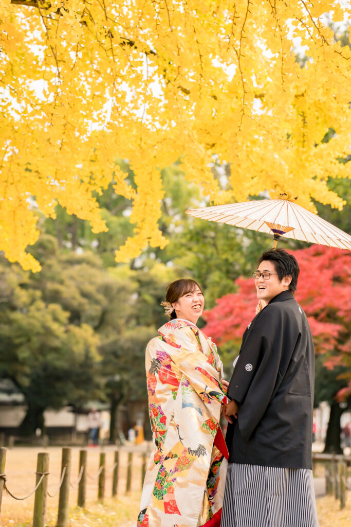 撮りフォトウェディング岡山での10月に撮影された紅葉時期の実際の写真お日にち選びの参考に097