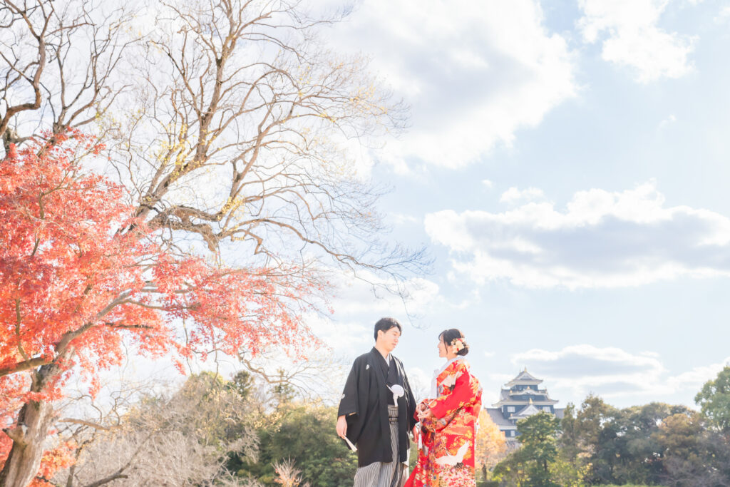 撮りフォトウェディング岡山での10月に撮影された紅葉時期の実際の写真お日にち選びの参考に116