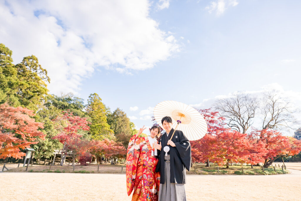 撮りフォトウェディング岡山での10月に撮影された紅葉時期の実際の写真お日にち選びの参考に119