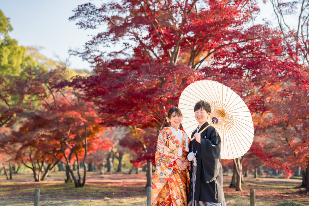 撮りフォトウェディング岡山での10月に撮影された紅葉時期の実際の写真お日にち選びの参考に165