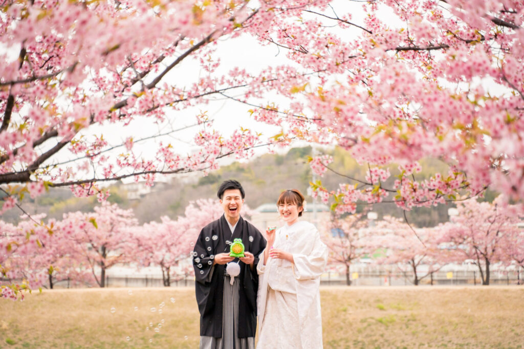 岡山県の季節別前撮りフォトウェディング人気ロケ地倉敷川河津桜