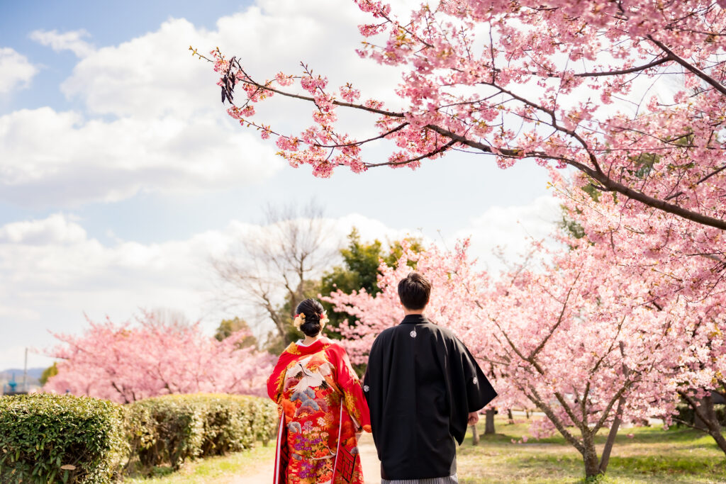 岡山県の季節別前撮りフォトウェディング人気ロケ地倉敷川河津桜7645