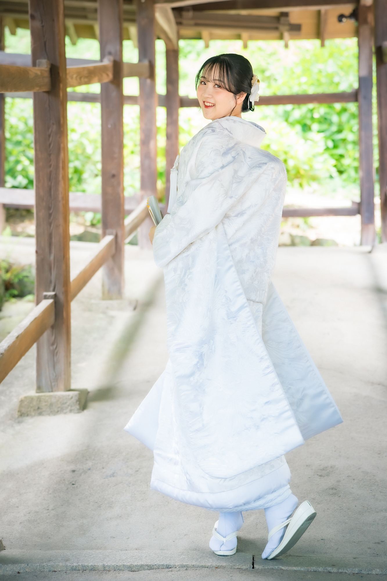 前撮りフォトウェディング用の新入荷衣装_白無垢_刺繍で高級感を演出35912